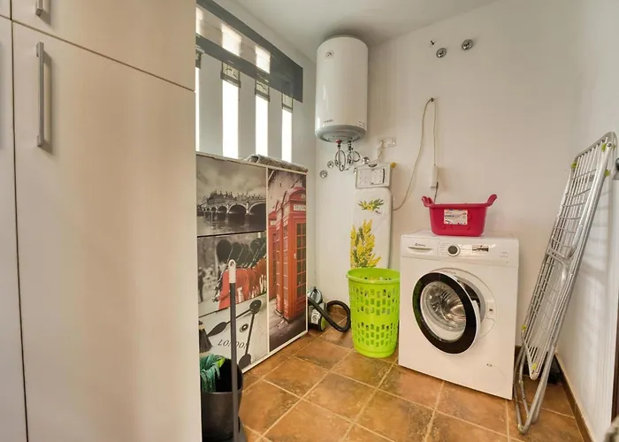 Вилла Spacious Laurisilva Сан Мигель