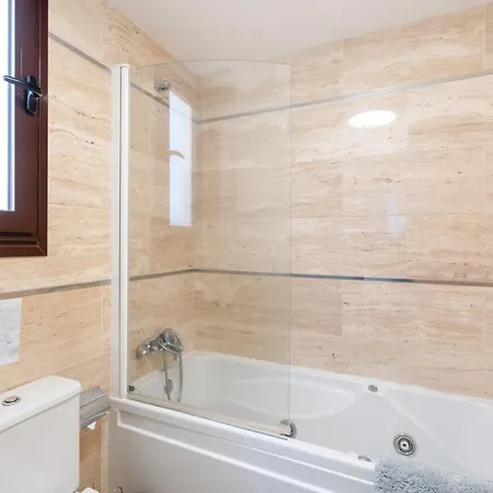 Spacious Laurisilva Villa